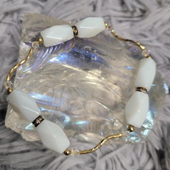 Handmade White & Gold Beaded Bracelet - Picture 1 of 3